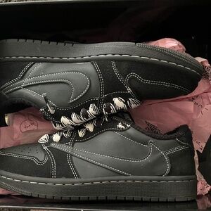 Travis Scott black phantom